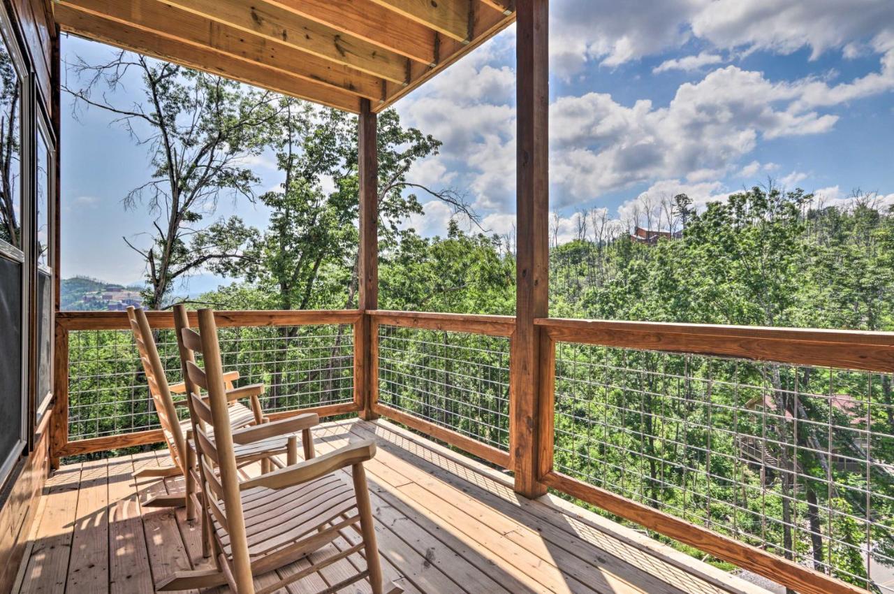 Modern Cabin With Hot Tub And Game Room In Gatlinburg! Экстерьер фото