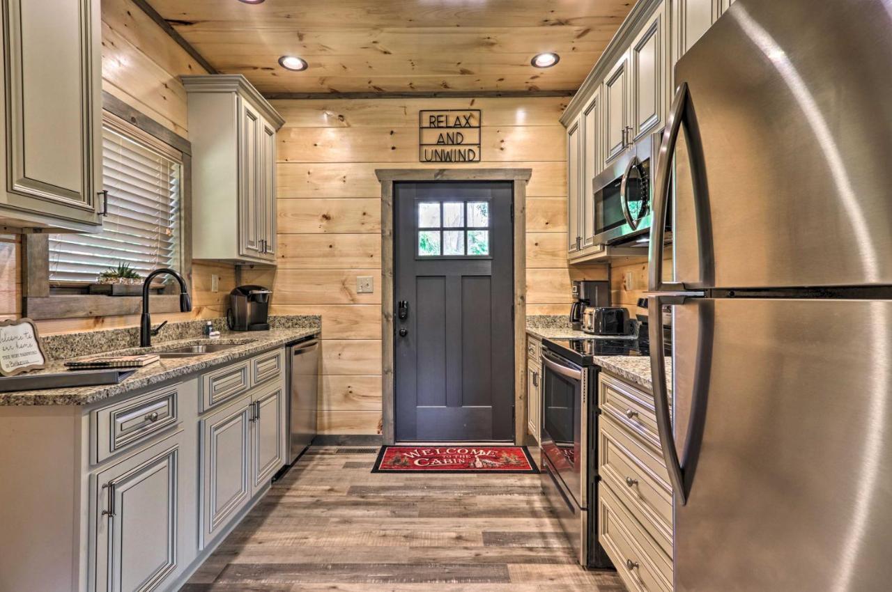 Modern Cabin With Hot Tub And Game Room In Gatlinburg! Экстерьер фото