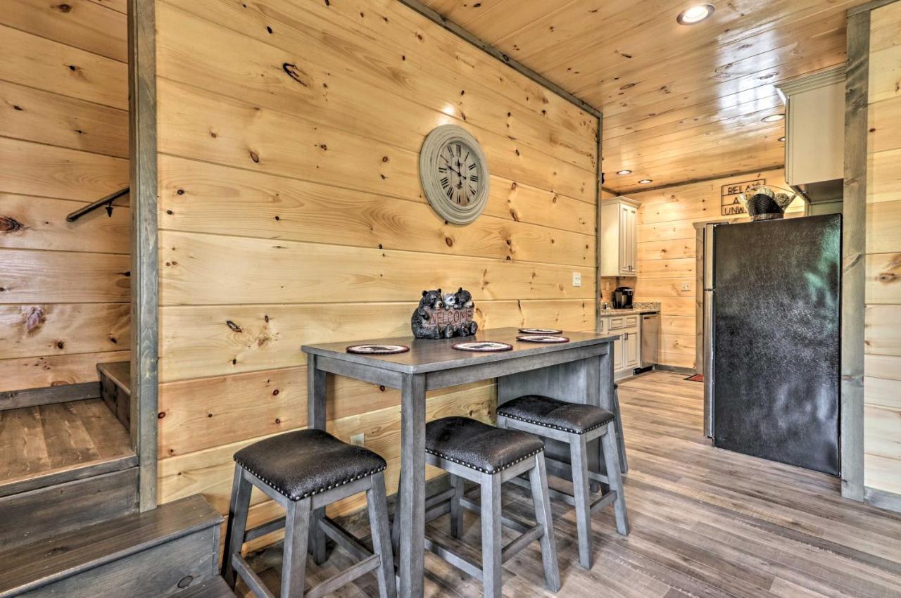 Modern Cabin With Hot Tub And Game Room In Gatlinburg! Экстерьер фото