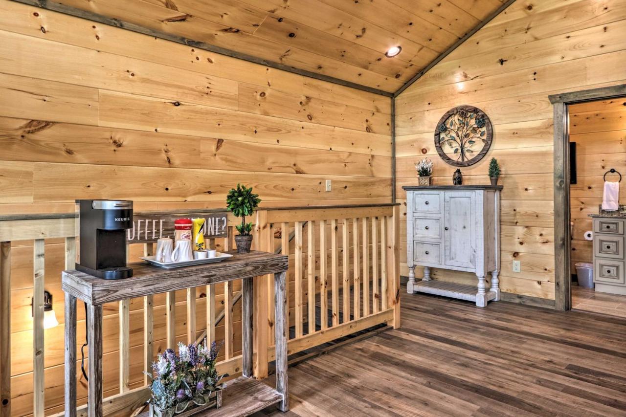Modern Cabin With Hot Tub And Game Room In Gatlinburg! Экстерьер фото