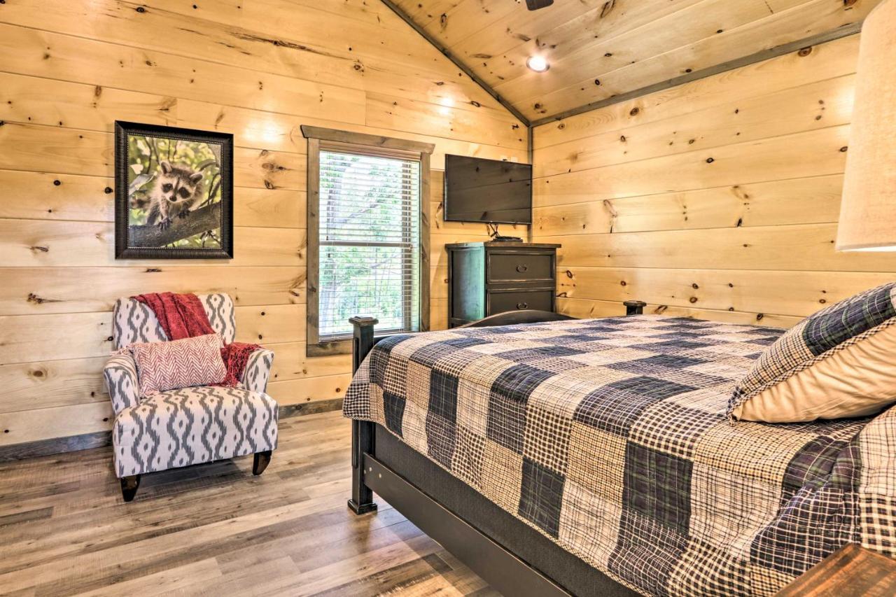 Modern Cabin With Hot Tub And Game Room In Gatlinburg! Экстерьер фото