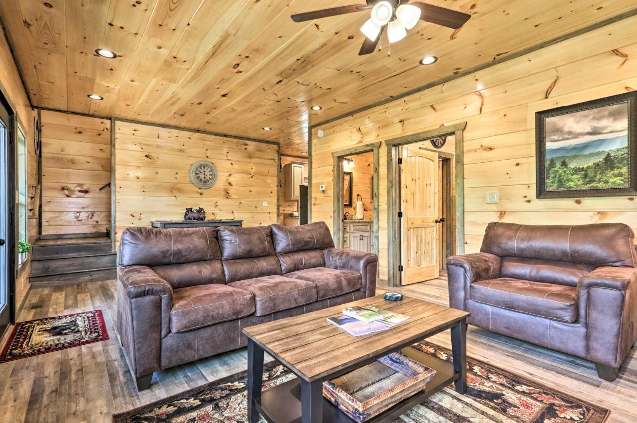 Modern Cabin With Hot Tub And Game Room In Gatlinburg! Экстерьер фото