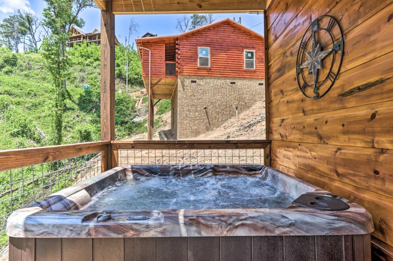 Modern Cabin With Hot Tub And Game Room In Gatlinburg! Экстерьер фото