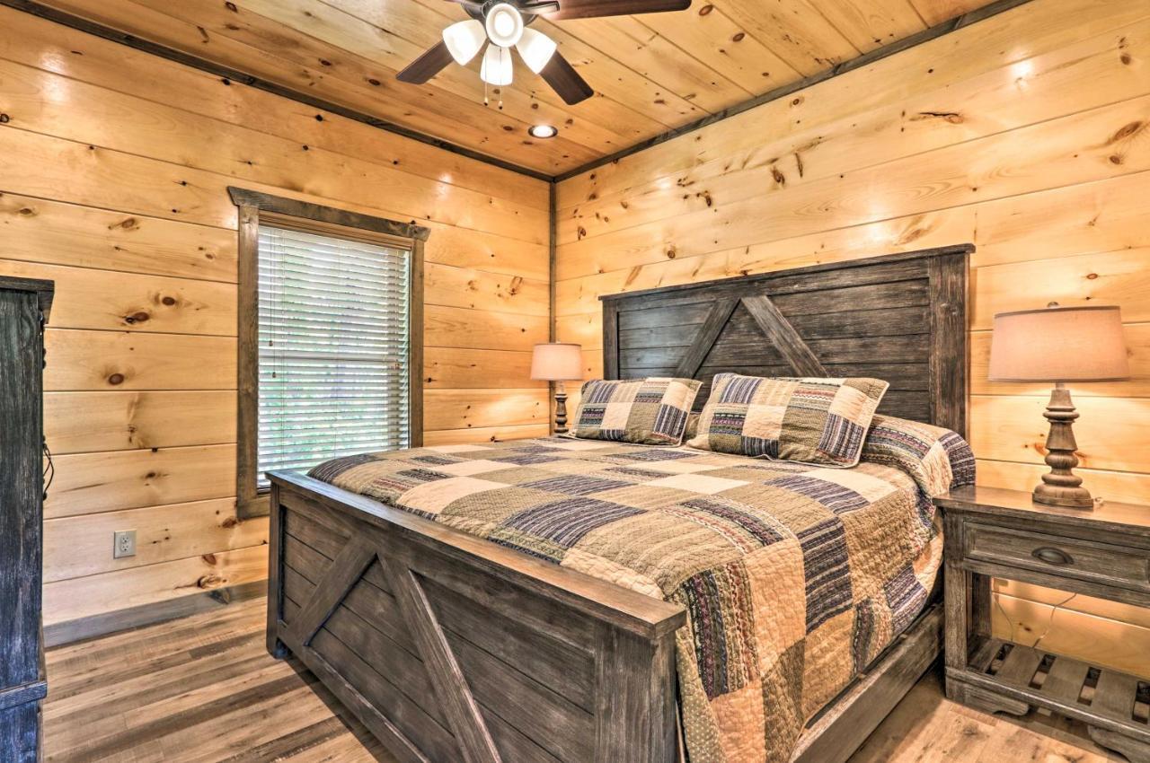 Modern Cabin With Hot Tub And Game Room In Gatlinburg! Экстерьер фото