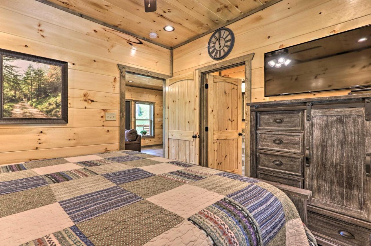 Modern Cabin With Hot Tub And Game Room In Gatlinburg! Экстерьер фото